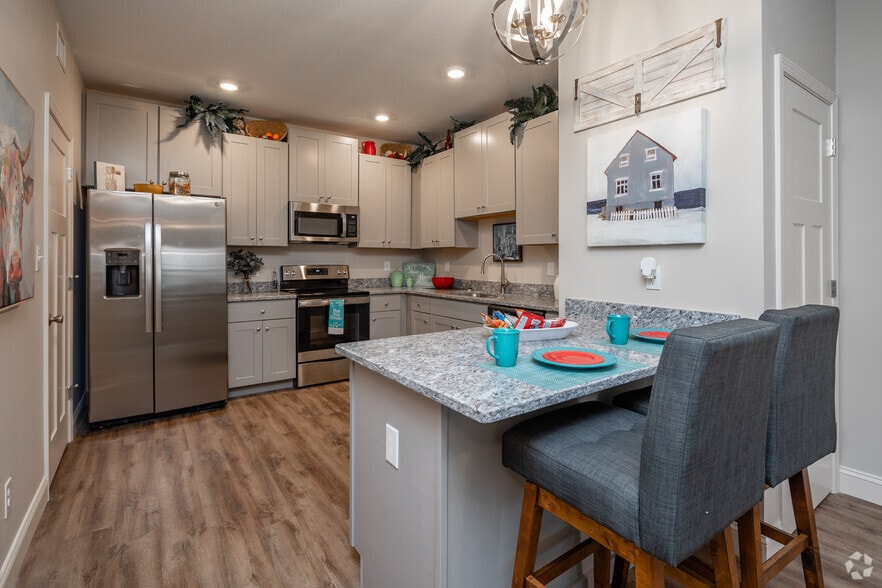 Bristol Ridge 525 Neptune Dr Clarksville TN 37043 Apartment Finder