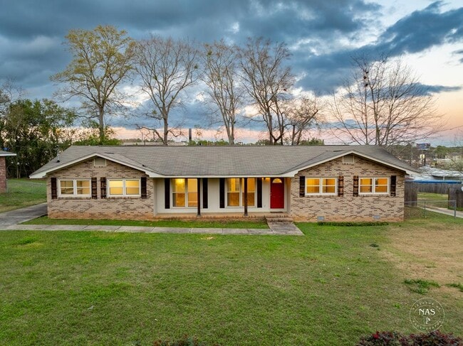 Building Photo - 2802 Evans Dr