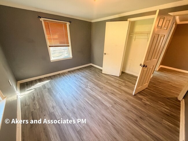 Building Photo - 104 Jackson Rd