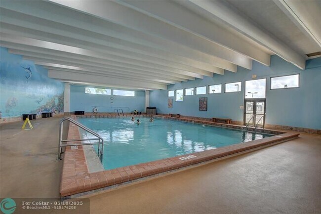 Building Photo - 476 Tilford V