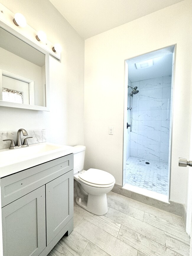 Building Photo - 1515 Sawyerwood Ave