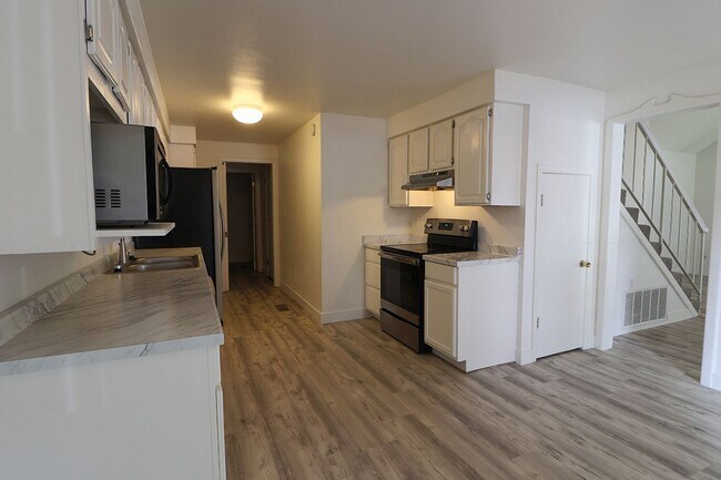 Building Photo - 3 Condor Cir
