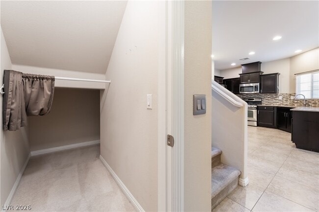 Building Photo - 9526 Vega Carpio Ave