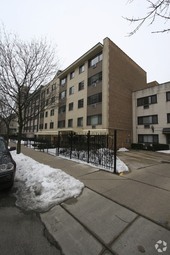 567 W Stratford Place - 567 W Stratford Pl