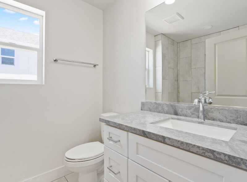 2nd Floor Bathroom - 1164 Jasper Loop