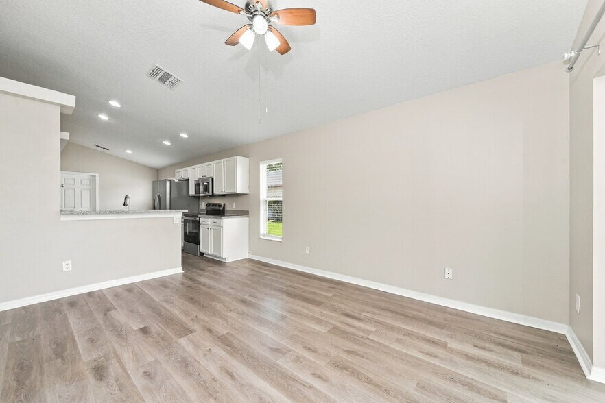 Building Photo - 3027 Eagle Crossing Dr
