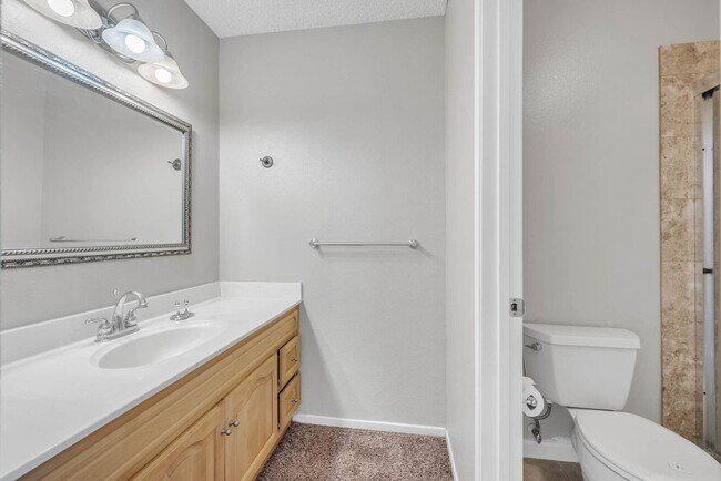 Building Photo - 3926 Oak Villa Cir