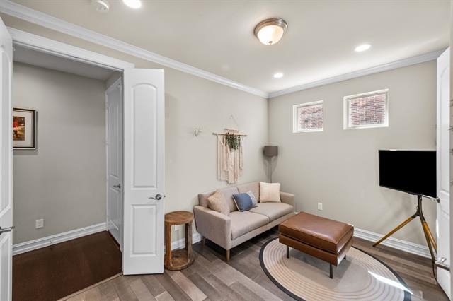 Building Photo - 2881 Redfern Dr