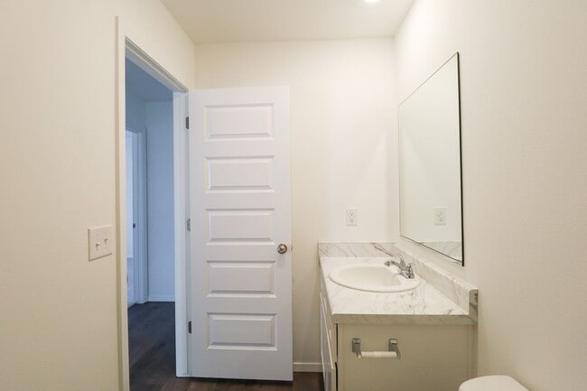 Building Photo - 3 Bed | 2 Bath in Coweta!