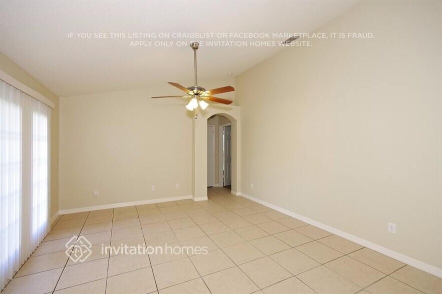 Building Photo - 1571 Parkglen Cir