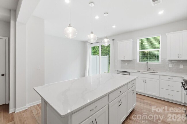 Building Photo - 14862 Tamarack Drive