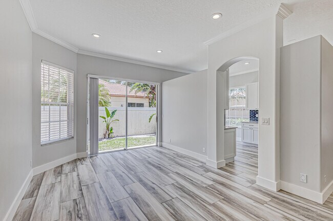 Building Photo - 146 Monterey Pointe Dr