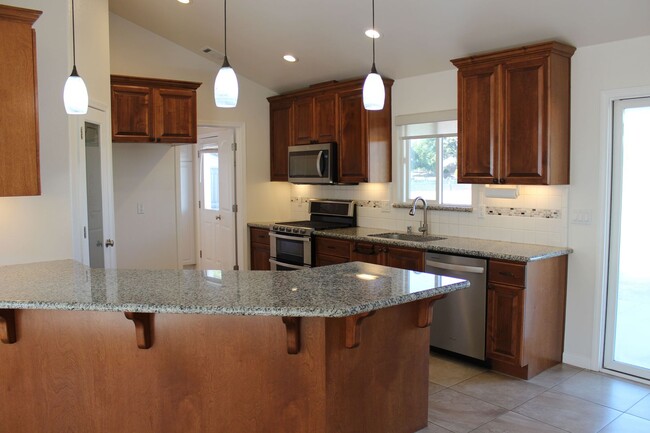 Building Photo - Available Soon! Must See 2 Bedroom Home Lo...