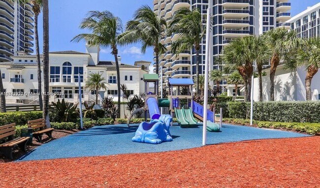 Building Photo - 4779 Collins Ave