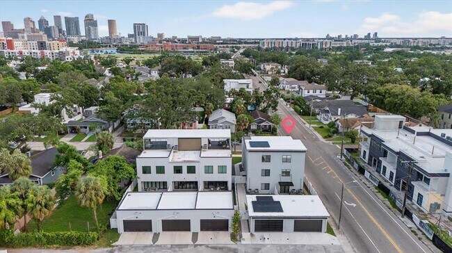 Building Photo - 423 W Amelia Ave