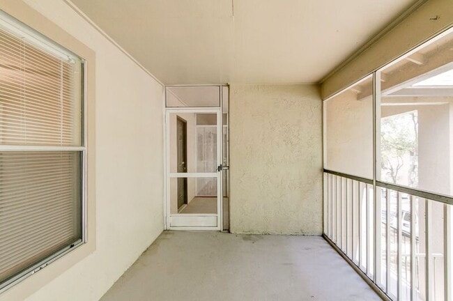 Building Photo - 974 Leeward Pl