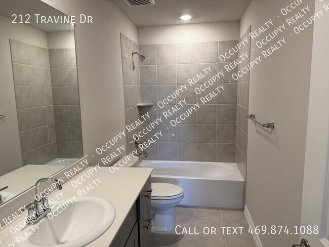 Building Photo - 212 Travine Dr