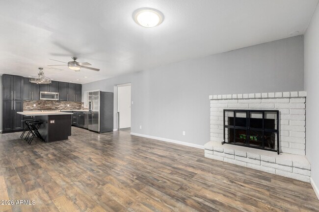 Building Photo - 1340 E Garnet Cir