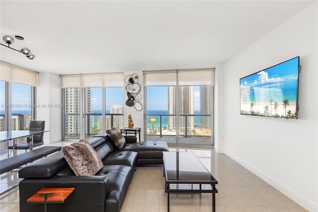 Building Photo - 2600 E Hallandale Beach Blvd