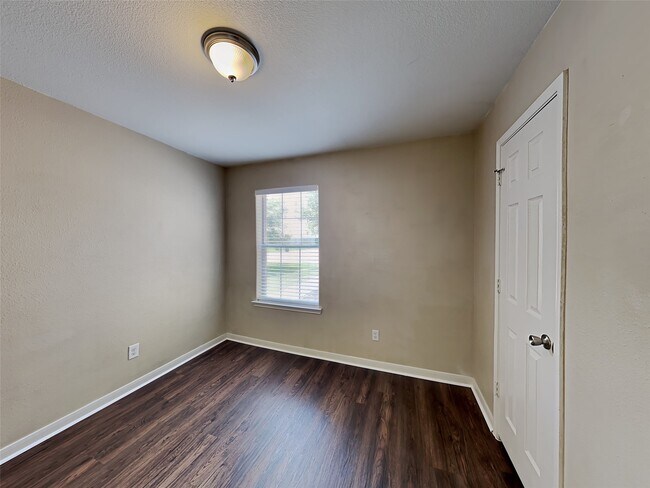 Building Photo - 4615 Snowdrop Ct