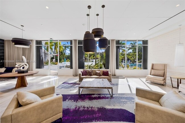 Building Photo - 100 Bayview Dr