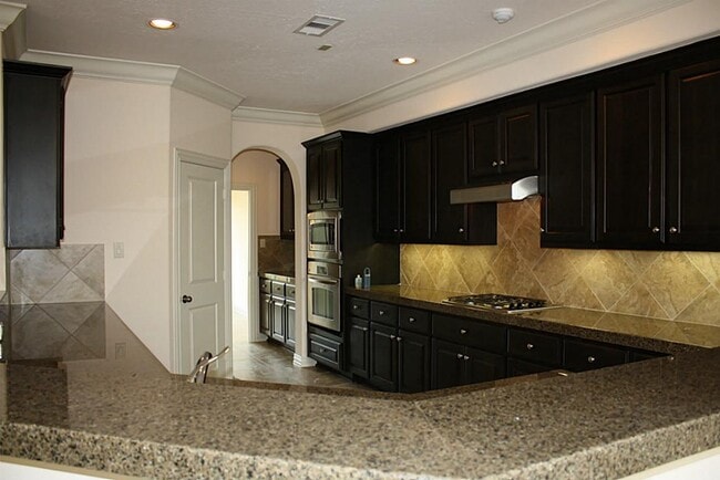 Building Photo - 2046 Palm Forest Ln