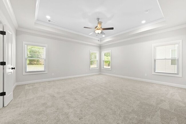 Building Photo - Beautiful 5 bedroom house in Bellmoore Par...