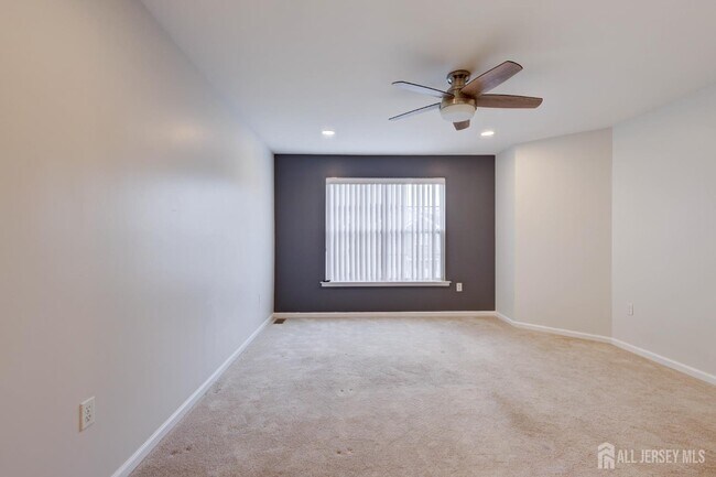 Building Photo - 100 Forest Dr