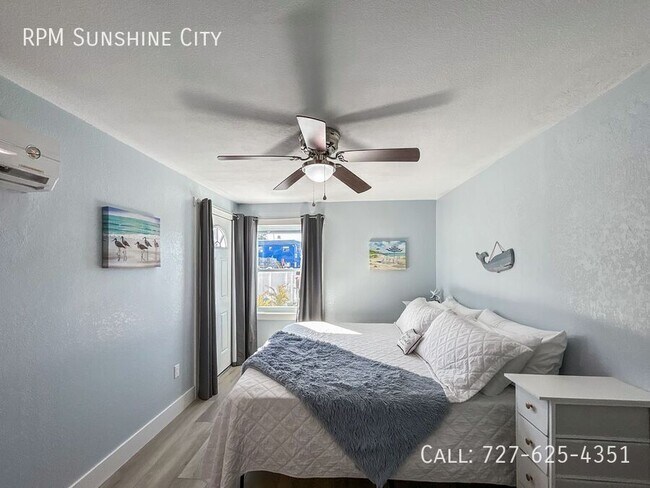 Building Photo - 13535 Boca Ciega Ave