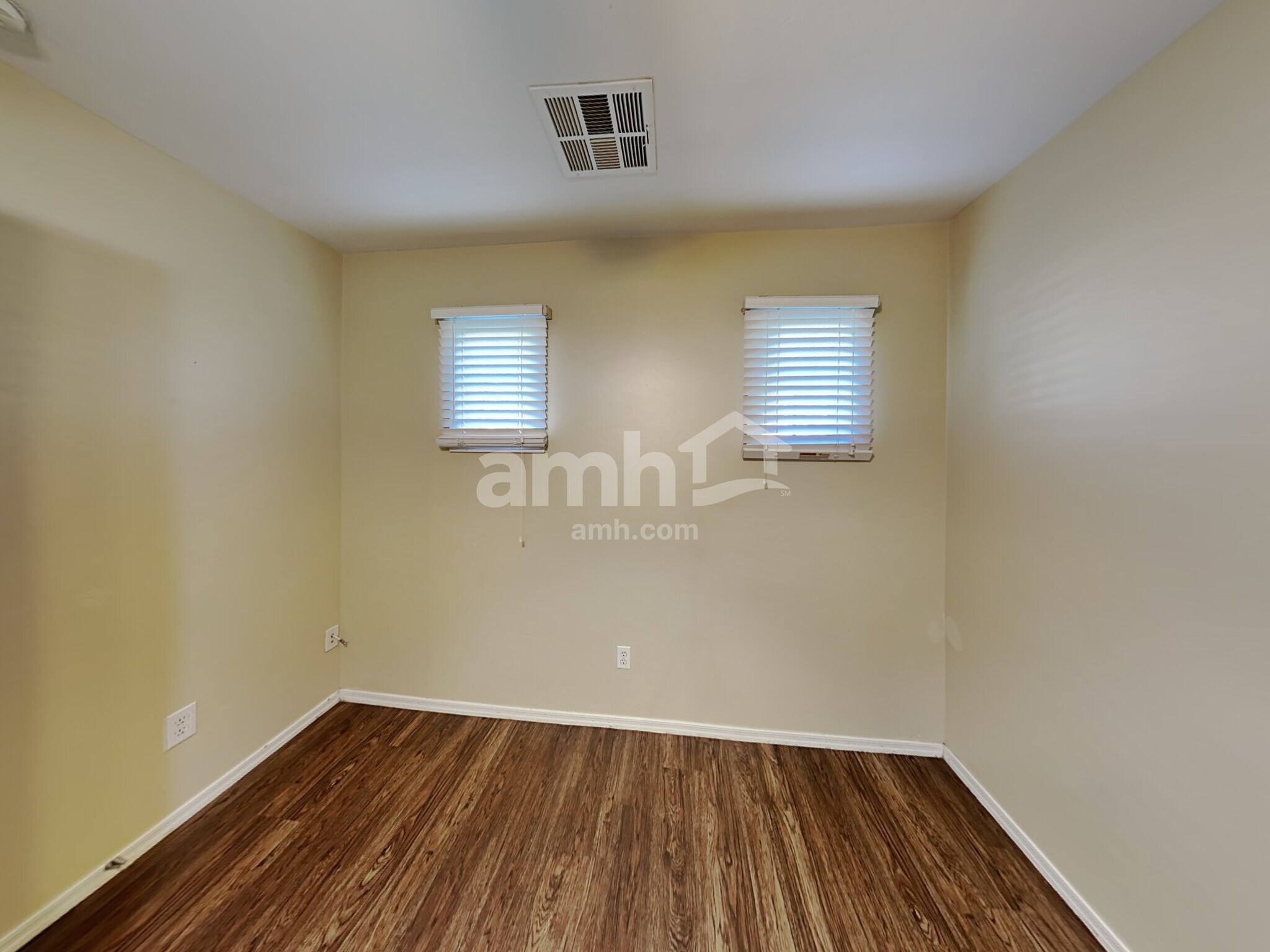 Building Photo - 5617 S 21st Pl