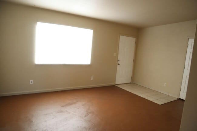 Building Photo - Perfect Blend of Comfort and Convince!!!