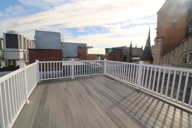 Primary Photo - Awesome 1BD/1BA Mt. Vernon Condo w/ Privat...