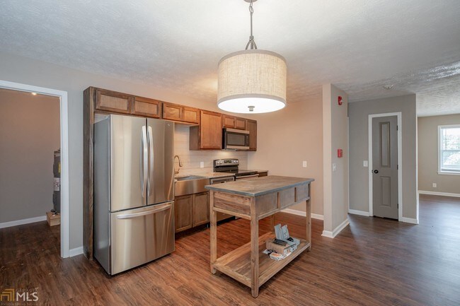 Building Photo - 220 Alcovy St