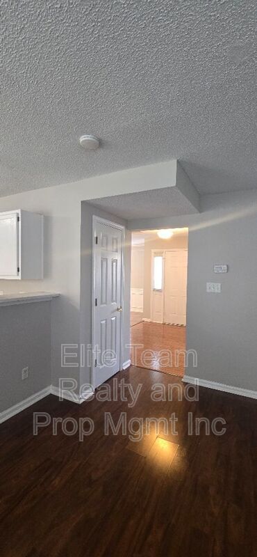 Building Photo - 14109 Southbridge Forest Dr