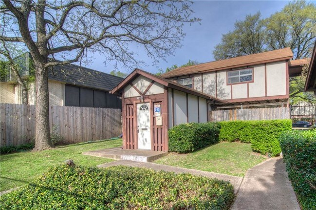 Building Photo - 7407 Shadow Hill Dr