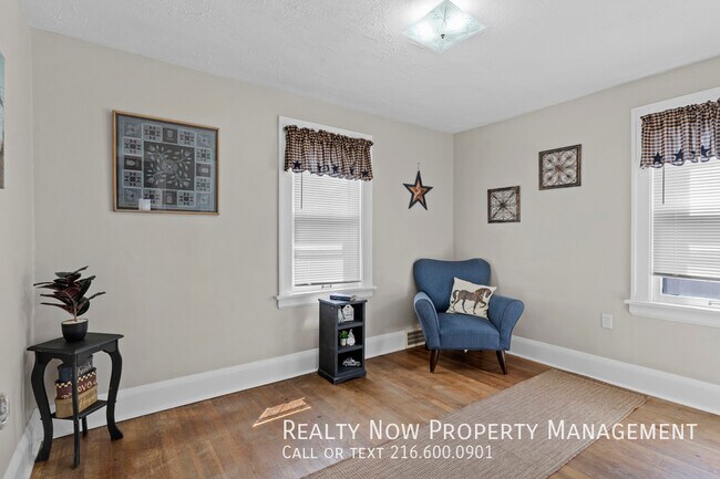 Building Photo - 3276 Tullamore Rd