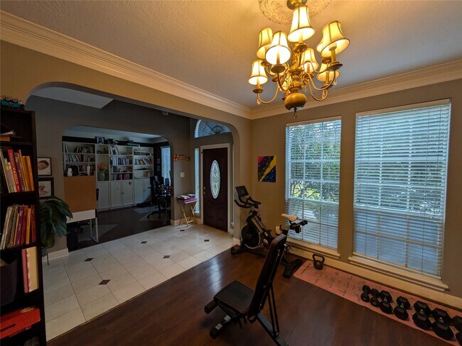Building Photo - 9222 Symphonic Ln
