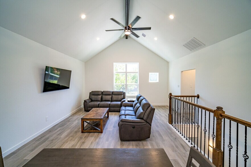 Primary Photo - 4706 Idaho St