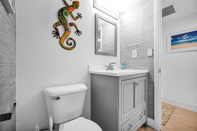 Building Photo - 3900 Galt Ocean Dr