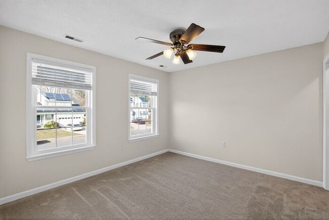 Building Photo - 47225 Schwartzkopf Dr