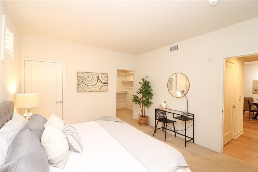 Primary Bedroom - 436 S Virgil Ave