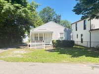 Building Photo - 2 Bedroom, 1 Bathroom Home For Rent!!