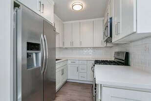 Building Photo - 2895 W 11th St