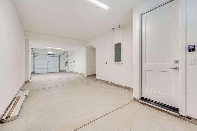 Building Photo - 202 Stone Pine Terrace