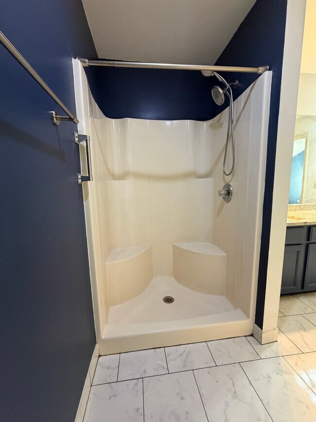 Building Photo - 4 Bedrooms with Finished Basement and Bonus Room!