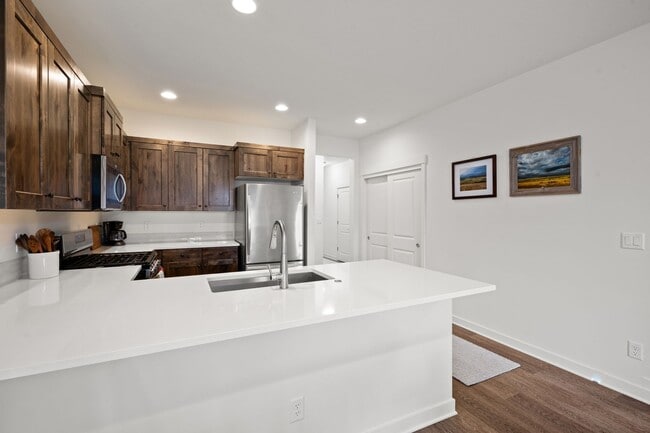 Building Photo - Beautiful Home with Modern Comforts