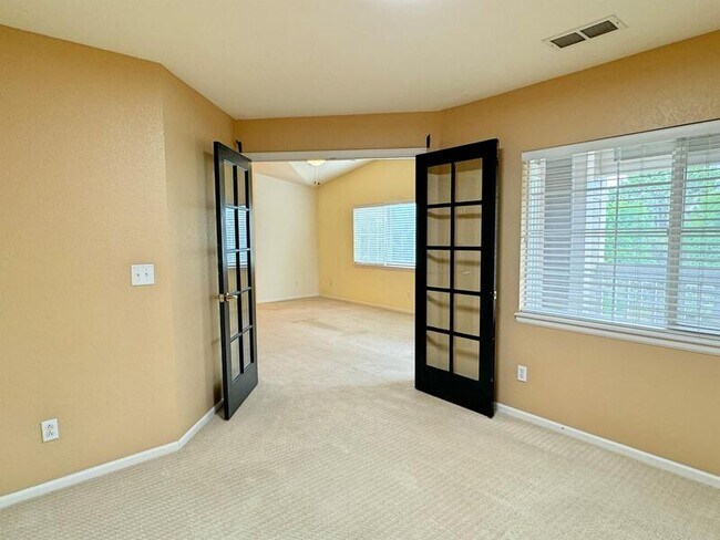 Building Photo - 4271 S Blackhawk Cir
