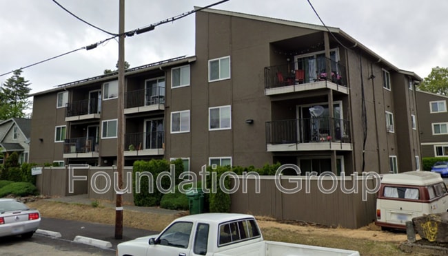 Building Photo - 938 N 100th St