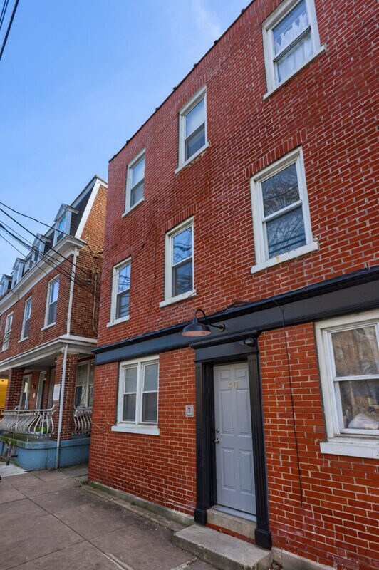 Primary Photo - 40 W James St