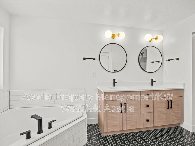 Building Photo - 136 N Desert Sage Dr